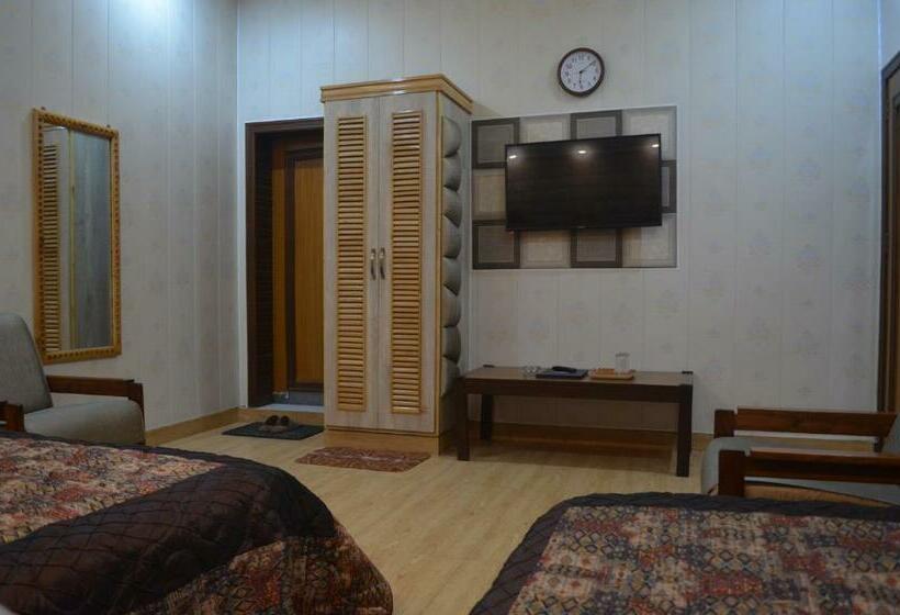 اتاق اجرایی سه نفره, Park Hotel Gilgit