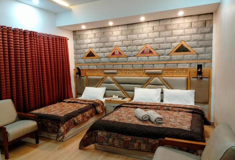 اتاق اجرایی سه نفره, Park Hotel Gilgit