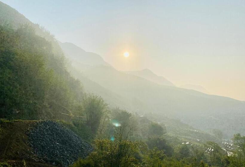 اتاق لوکس خانوادگی, Arista Homestay