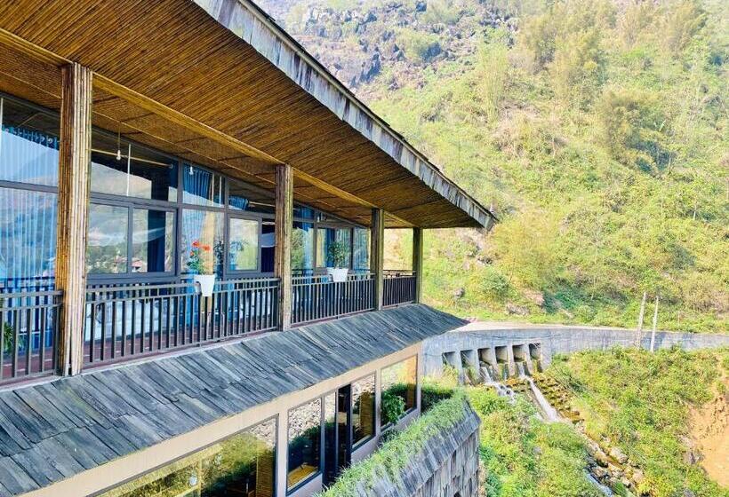 اتاق لوکس, Arista Homestay