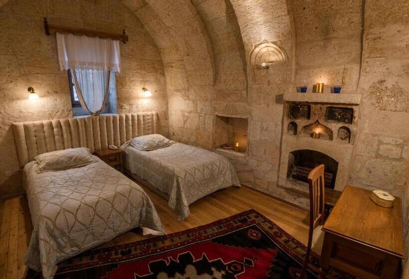 Номер Deluxe, Temenni Evi