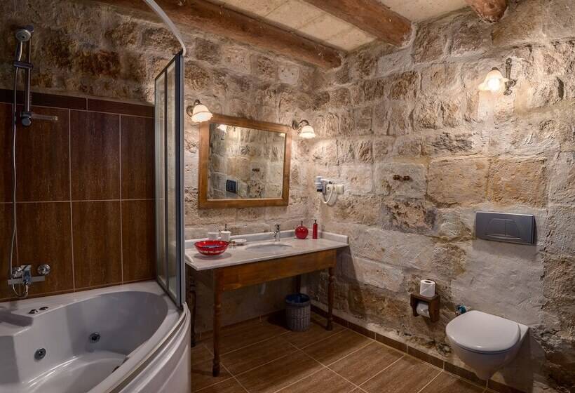 Номер Deluxe, Temenni Evi