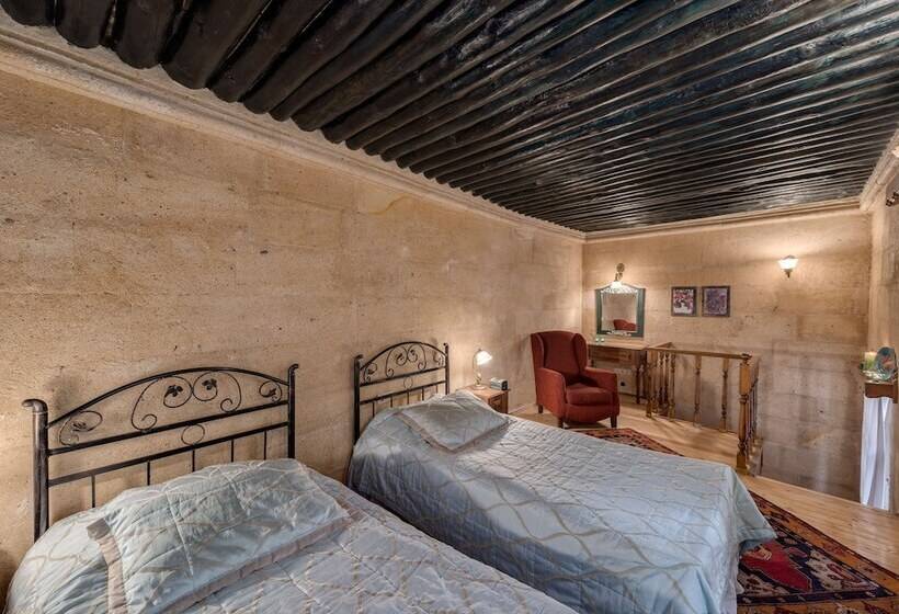Номер Deluxe, Temenni Evi