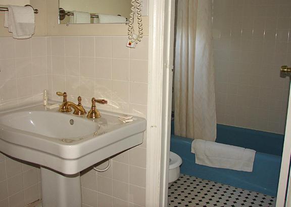 Номер Стандарт 2 Двуспальные Кровати, Swiss Motel