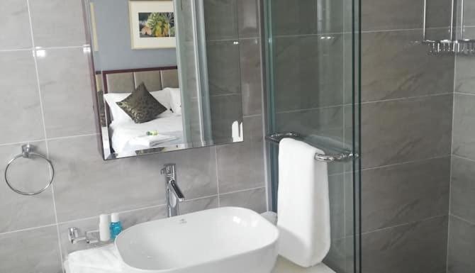 Номер Стандарт Вид на Сад, Atlantic Pearl Guest House Rivonia