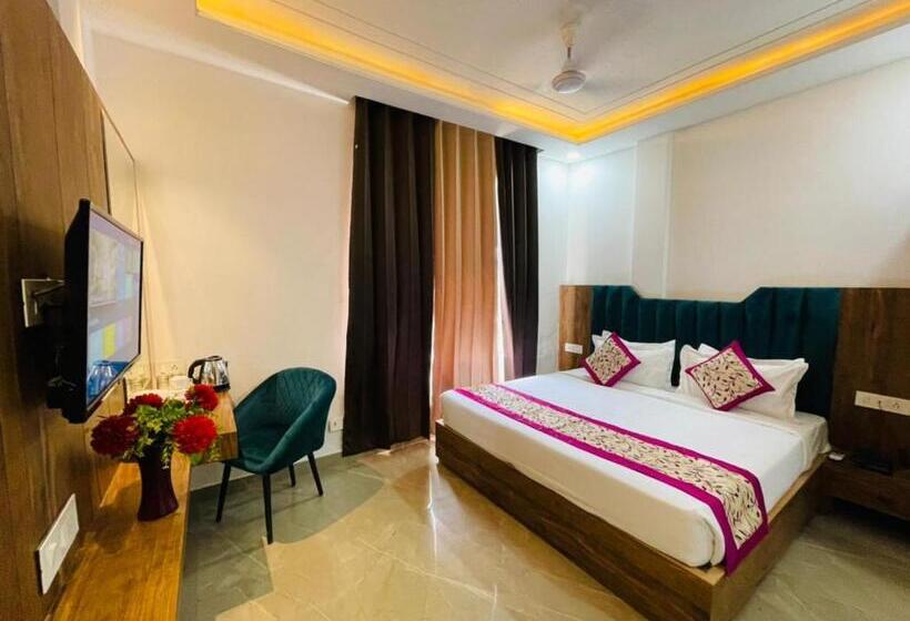 Номер Deluxe Кровать Кинг, Dream Town By Cozy Hotels & Resorts