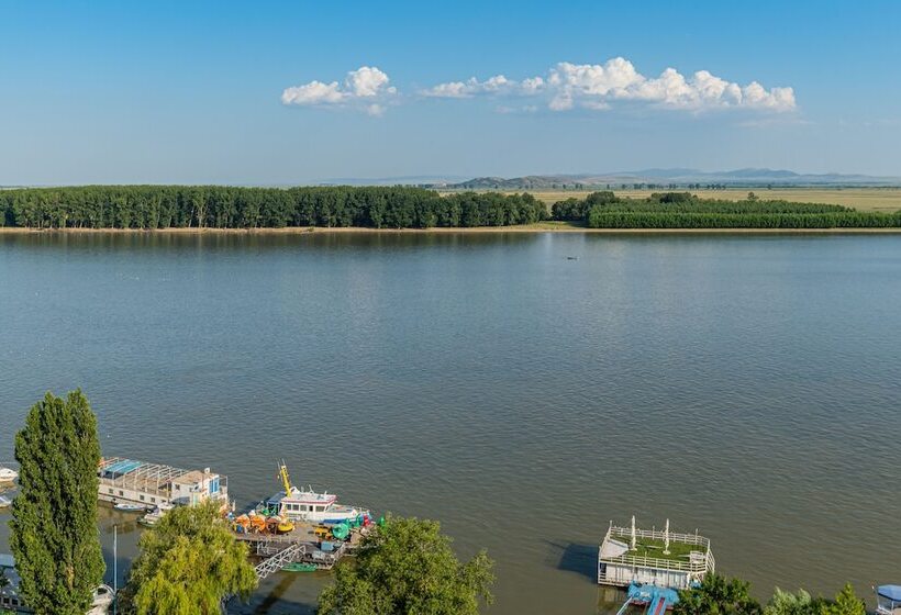 سوییت خانوادگی, Faleza Hotel By Vega