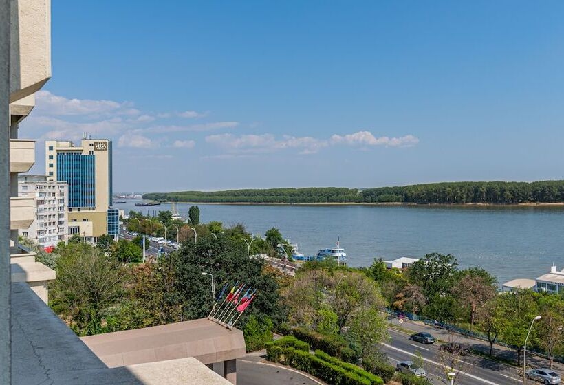 سوییت خانوادگی, Faleza Hotel By Vega