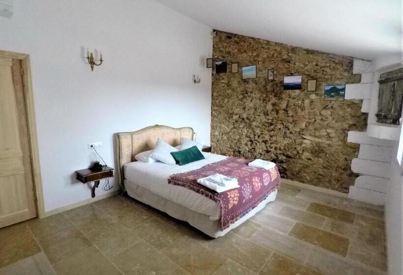 Номер Deluxe, Castell Granadella