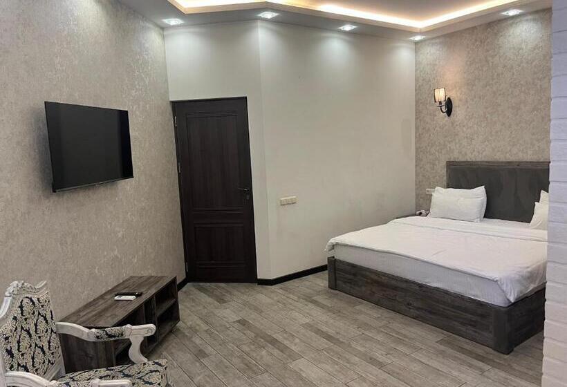 اتاق سوپریور با تخت بزرگ, Street51