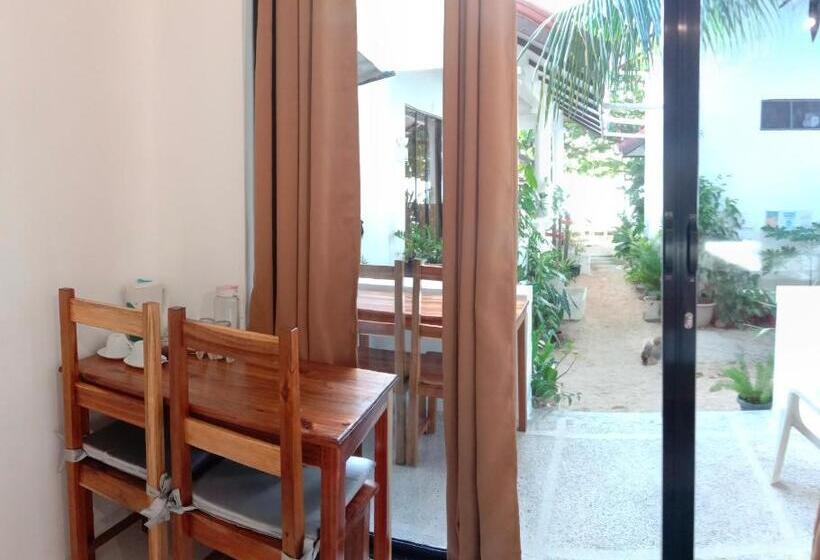Номер Deluxe Вид на Море с Балконом, Corong Beach Resort