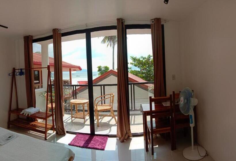 Трехместный Номер Deluxe Вид на Море, Corong Beach Resort