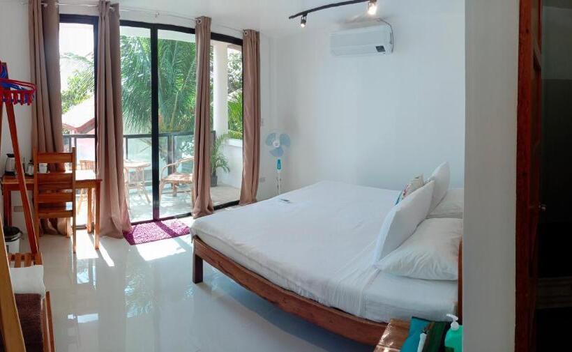 Номер Deluxe Вид на Море Боковой, Corong Beach Resort