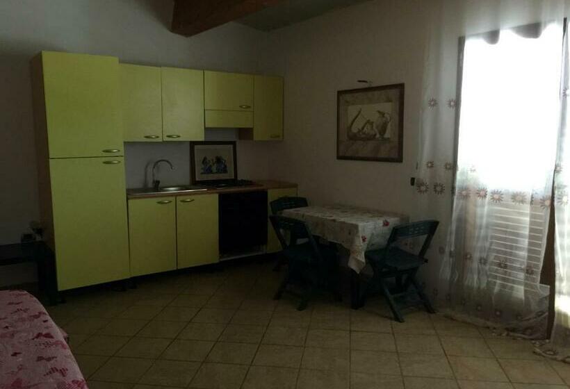 Студио Стандарт Кровать Кинг, Colle La Guardia
