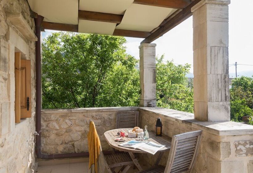 Полулюкс, Arcus Suites