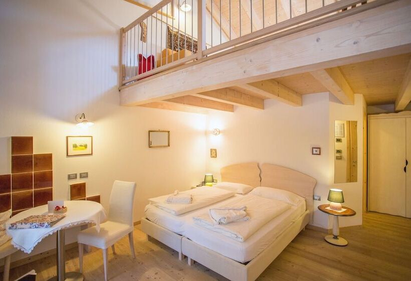 주니어 스위트, Castelir Suite