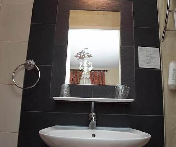 اتاق استاندارد برای معلولان, Hôtel Les 3 Falaises