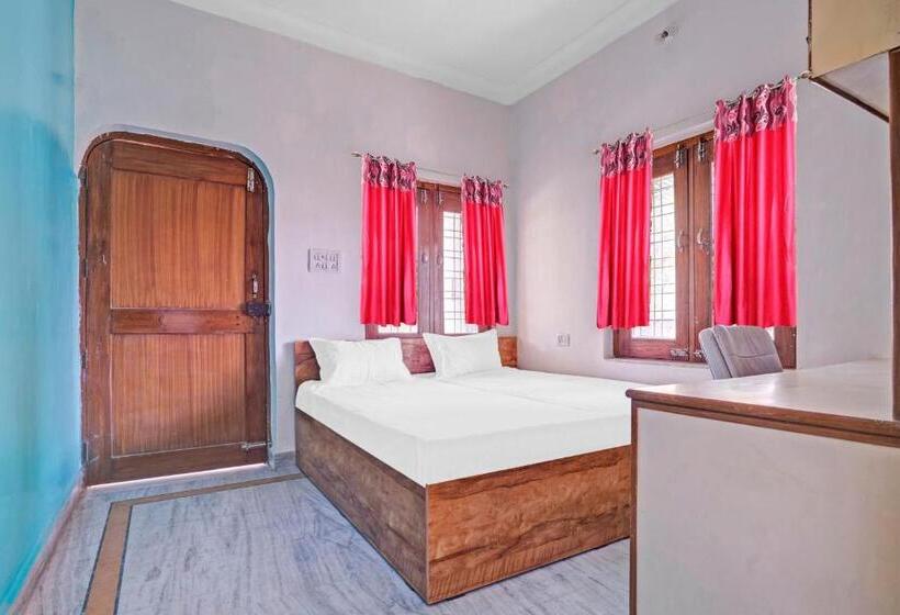 Трехместный Номер Классика, Collection O Hotel Dream Connect