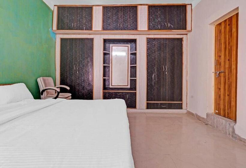 Трехместный Номер Классика, Collection O Hotel Dream Connect