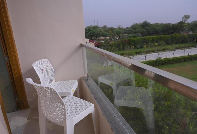 Номер Deluxe Одноместный, The Govindam Resort
