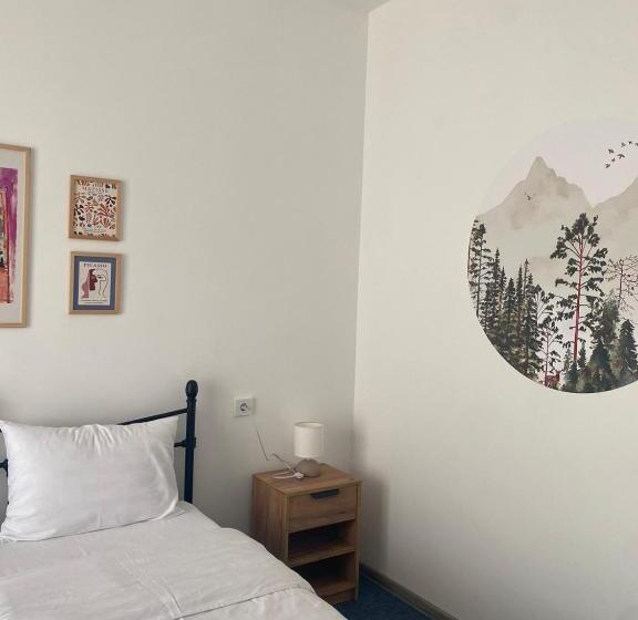 اتاق استاندارد با سرویس بهداشتی مشترک, Mood Hotel Kazbegi