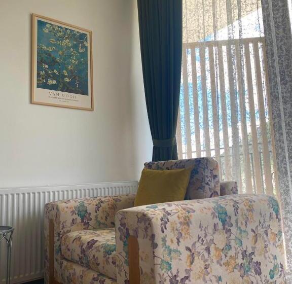 اتاق لوکس, Mood Hotel Kazbegi