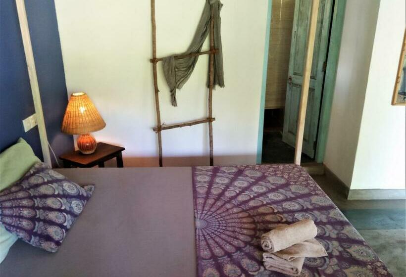 اتاق استاندارد با بالکن, The Jungle House