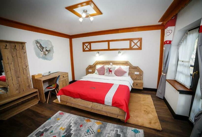 Quarto Deluxe com Sacada, Colț De Austria