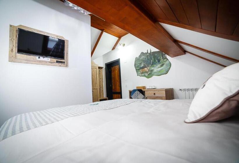 Quarto Deluxe com Sacada, Colț De Austria