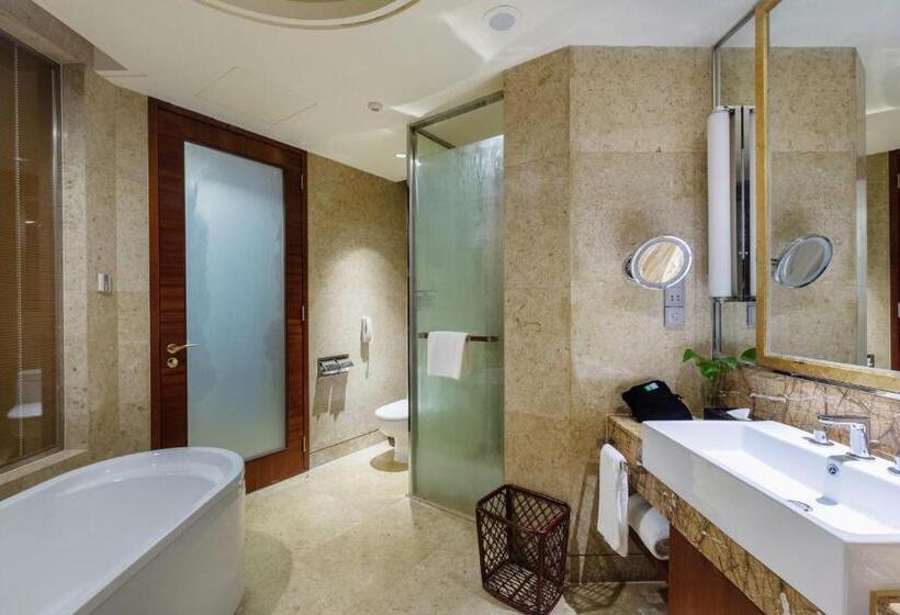 Люкс Вид на Горы, Holiday Inn Resort Chaohu Hot Spring, An Ihg