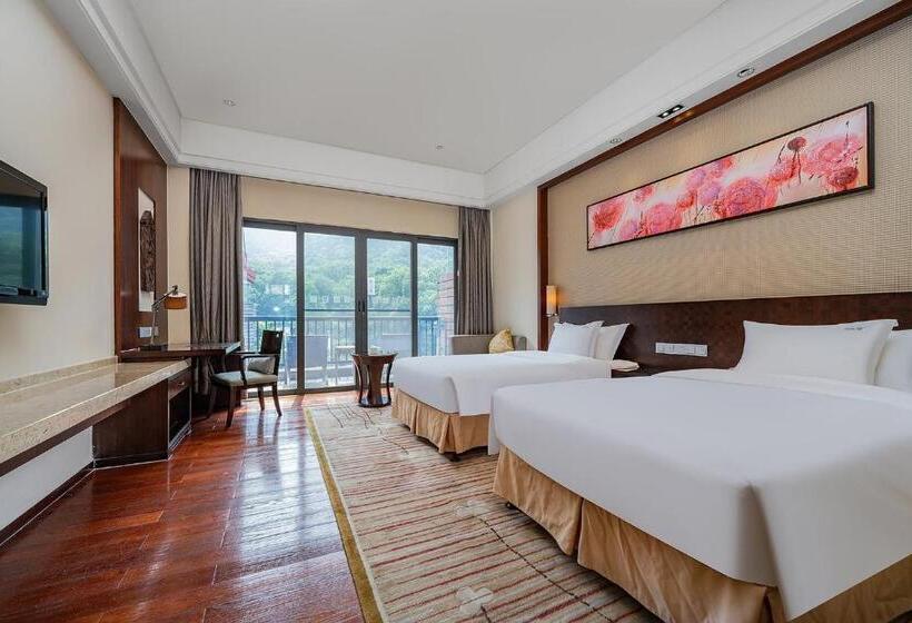 Premium room w/ mountain view, Holiday Inn Resort Chaohu Hot Spring, An Ihg