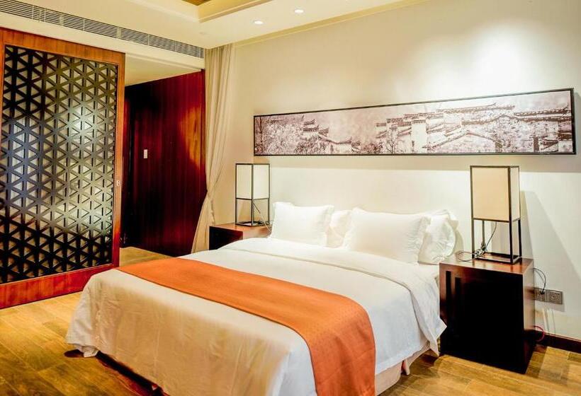 Люкс 4 Спальни, Holiday Inn Resort Chaohu Hot Spring, An Ihg