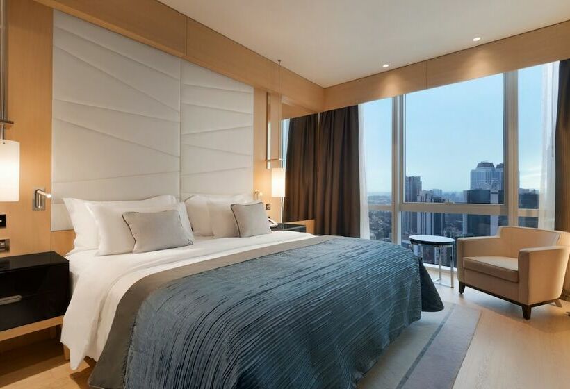 Номер Executive, Wyndham Grand Istanbul Levent Hotel & Conference Center