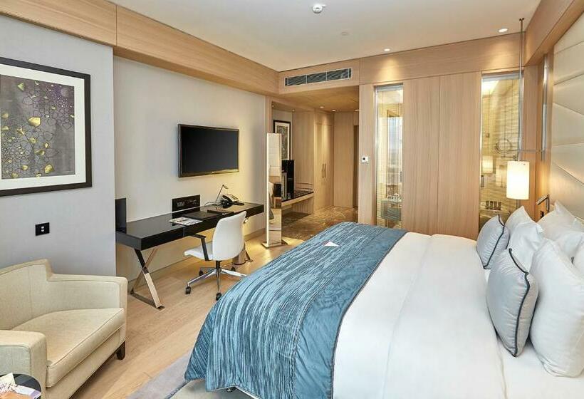 Номер Executive Кровать Кинг, Wyndham Grand Istanbul Levent Hotel & Conference Center