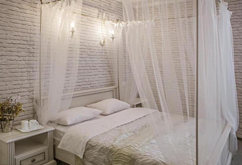 إستوديو قياسى, Mini Hotel Ryleev
