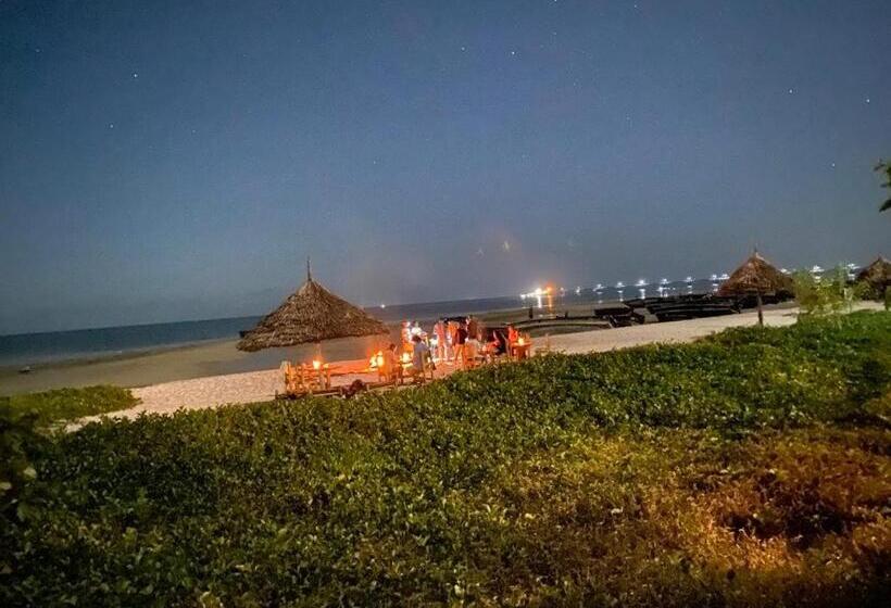 اتاق لوکس با چشم‌انداز دریا, Maisara Mafia Beach Lodge