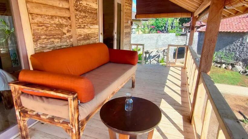 디럭스 방갈로, Yogi Beach Cabin