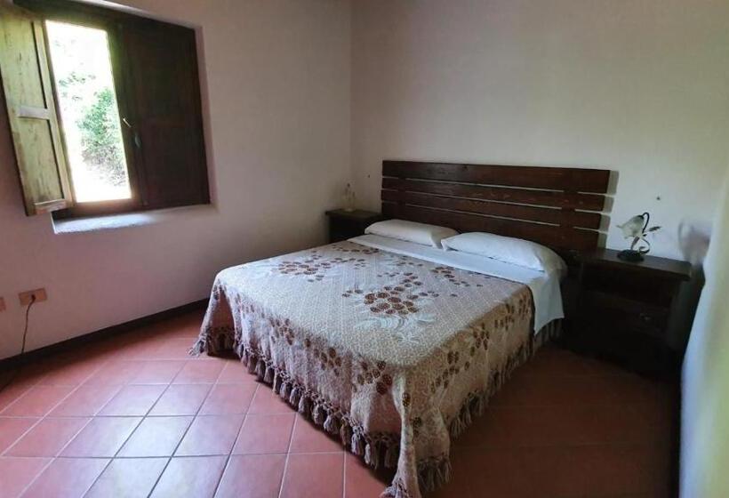 Номер Стандарт Трехместный, Antico Borgo Di Albe