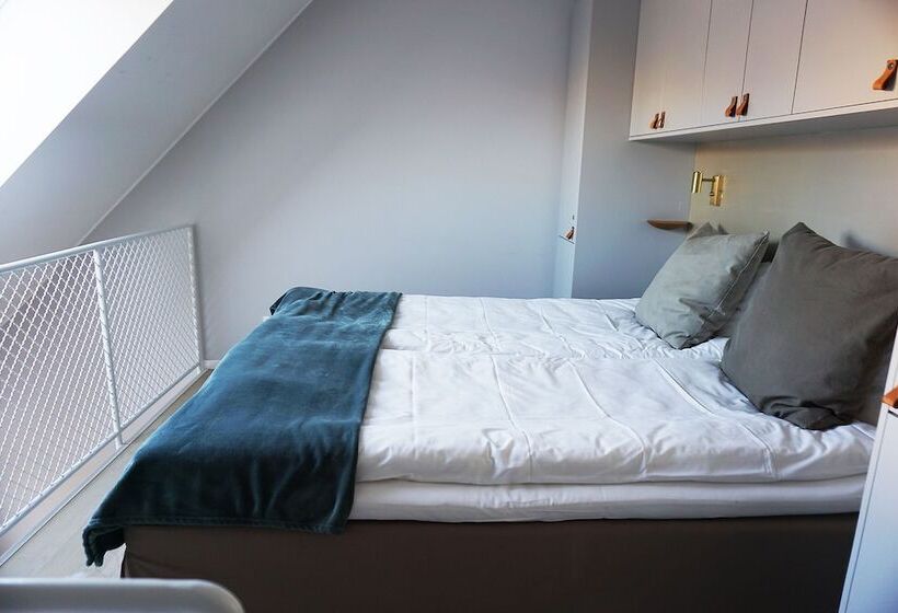 اتاق لوکس با بالکن, Avanti Apartment