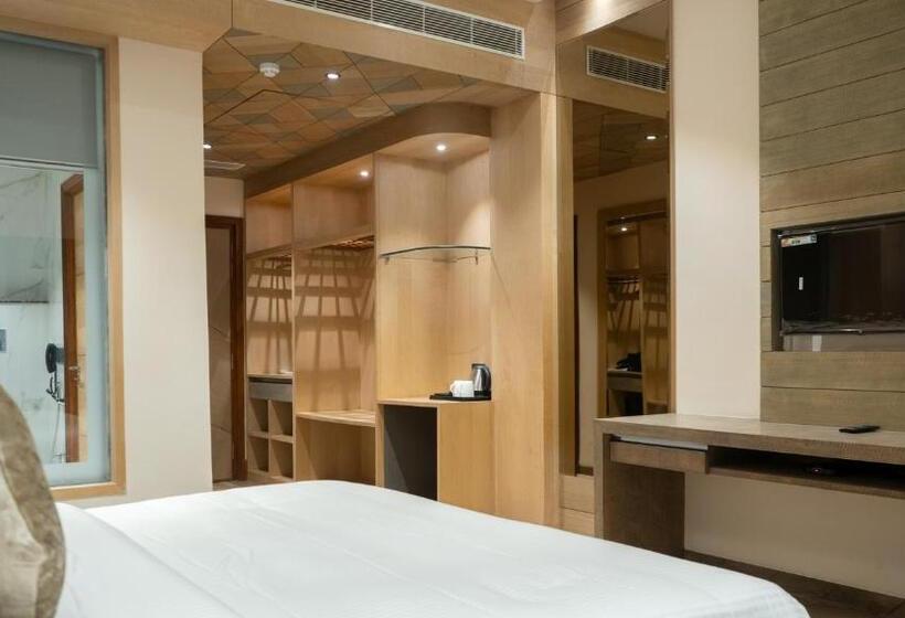 이그제큐티브 스위트, Clarks Inn Suites Kangra