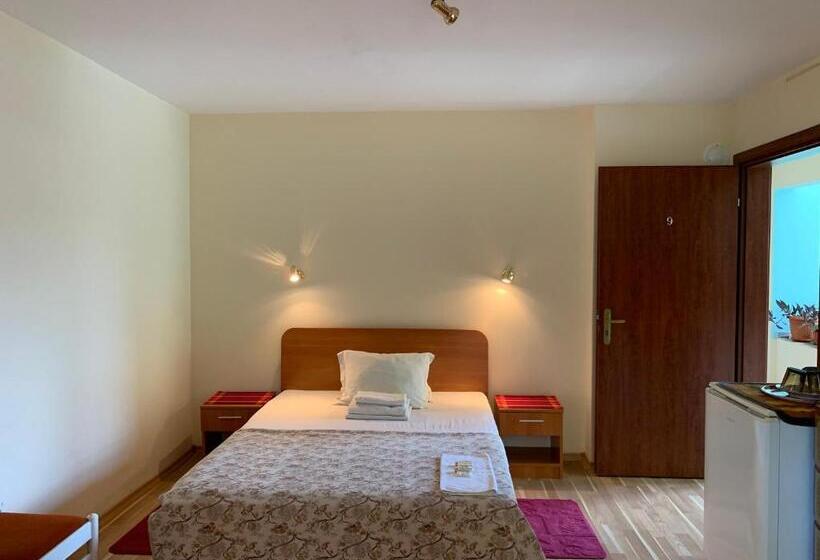 Трехместный Номер Комфорт, Guest House “olesya”