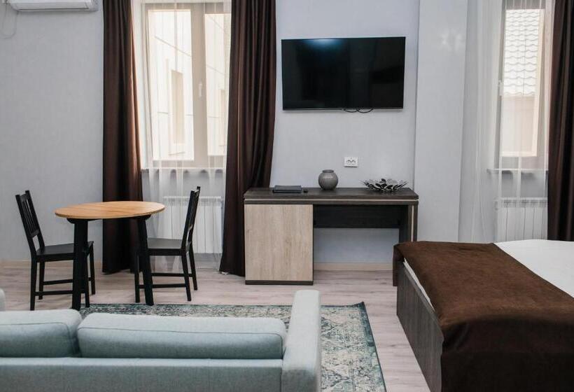استودیوی استاندارد, Infinity Plaza Block 1