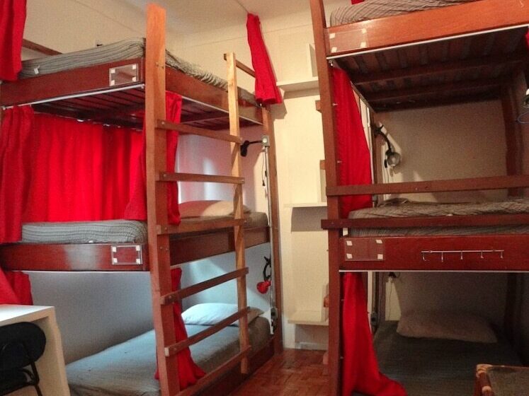 Кровать в Общей Комнате, Albergaria Hostel