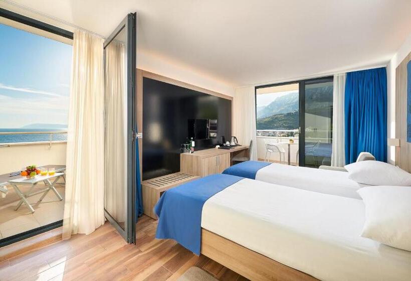 발코니가 있는 바다 전망 수피리어 룸, Medora Auri Family Beach Resort