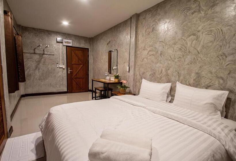 اتاق استاندارد, Momento House