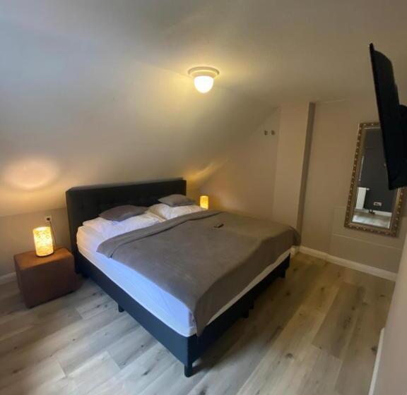 Семейный Номер, Villa Burgau B&b