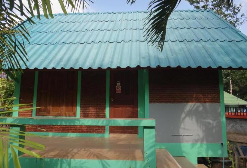 Студио Стандарт Вид на Бассейн, P Un House