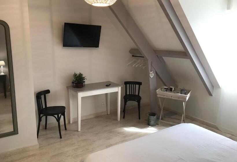 Номер Стандарт, Au Coeur Des Châteaux