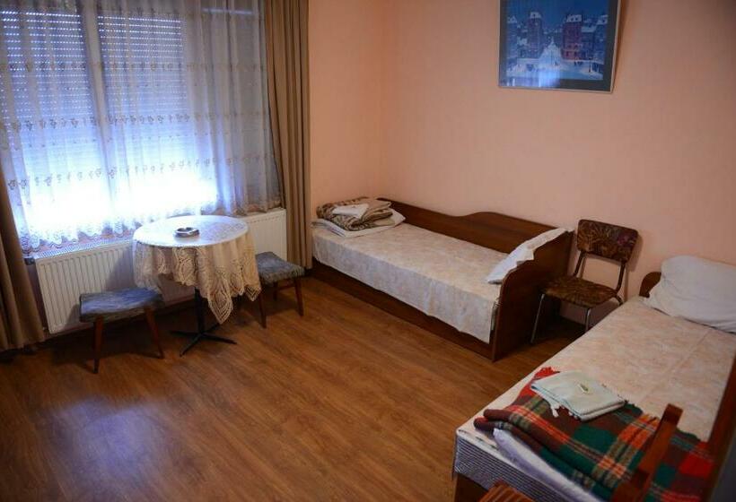Номер Стандарт, Delieva House