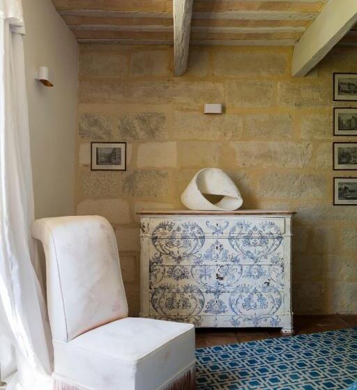 Deluxe Suite King Bed, Le Domaine Des Oréades